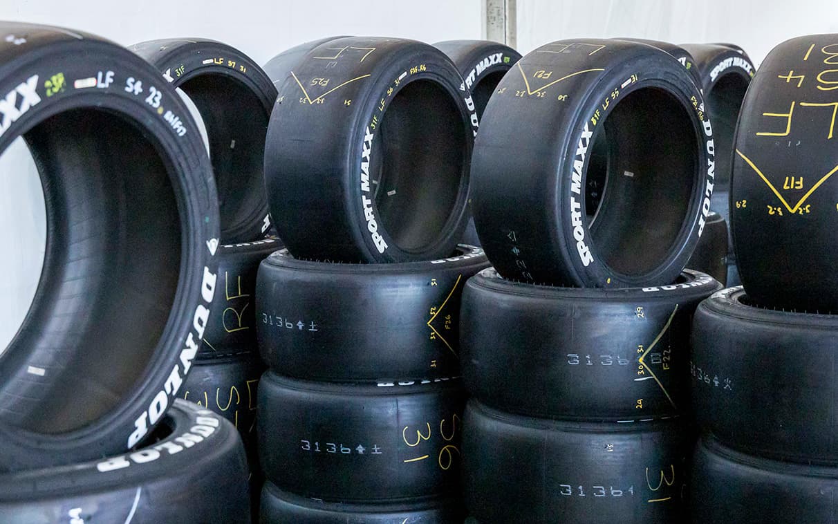 Dunlop Tyres-EV06-24-MH1 0193