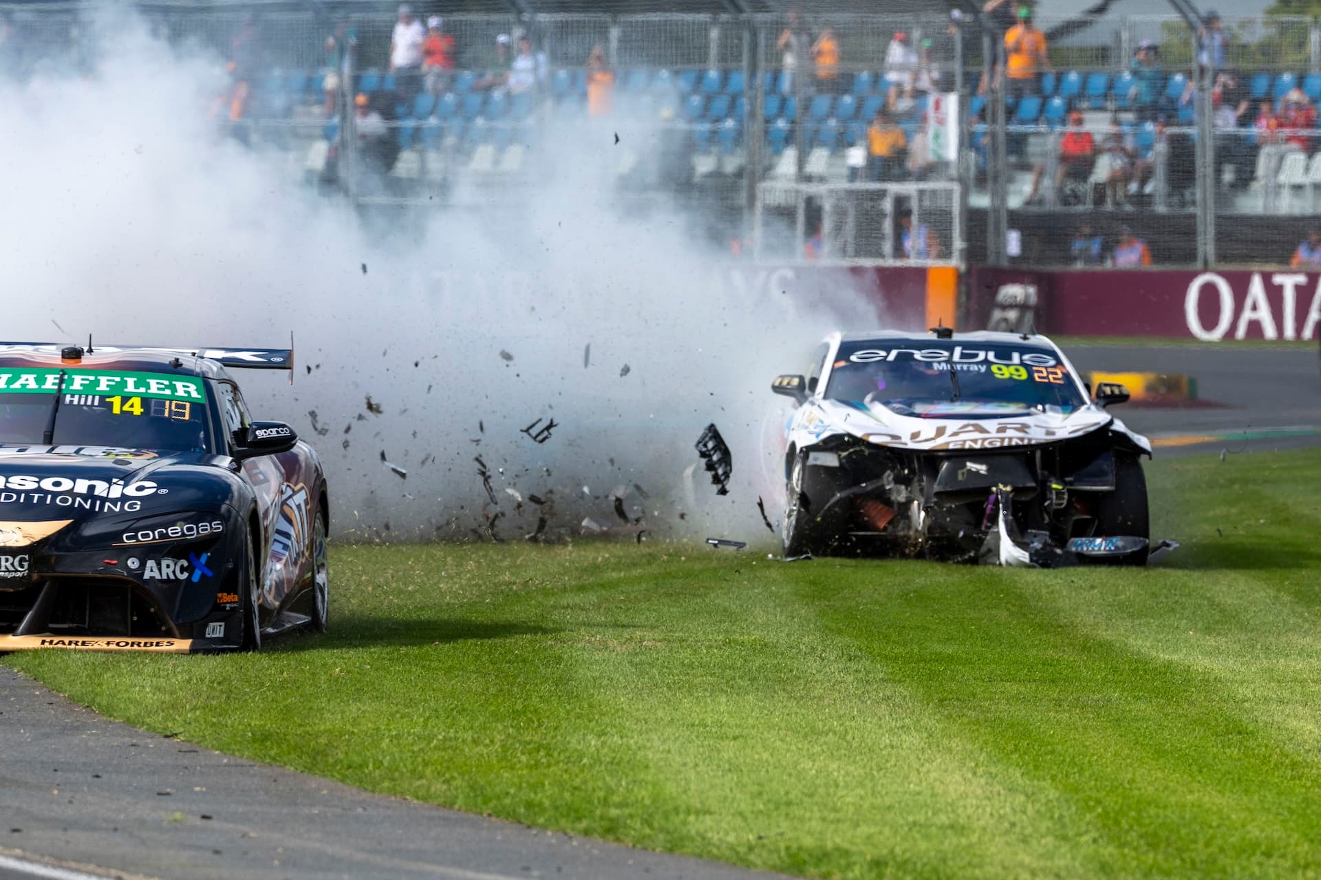 Race-07-Crash-EV02-26-MH7 1649