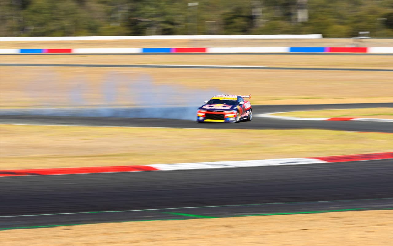 van gisbergen crash matthew paul 1