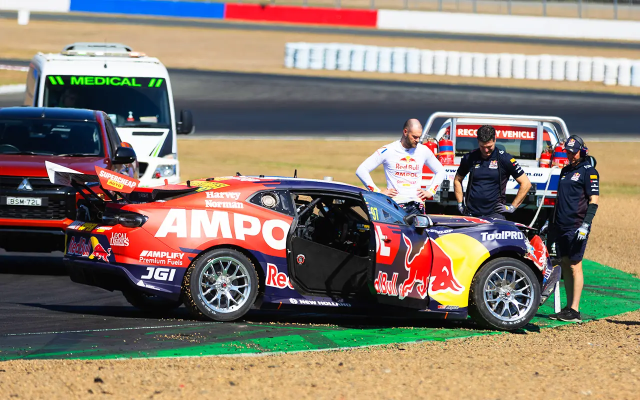 van gisbergen test crash 2023 2