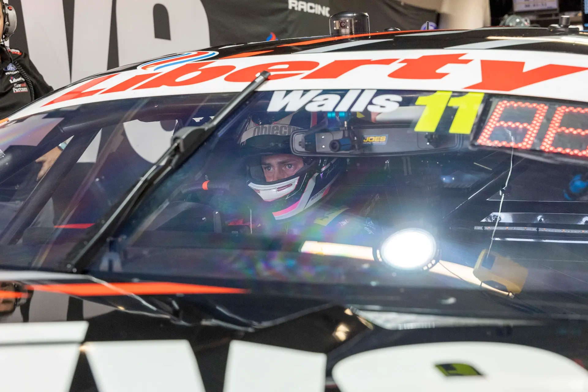 011-Walls-EV01-26-MH7 7527