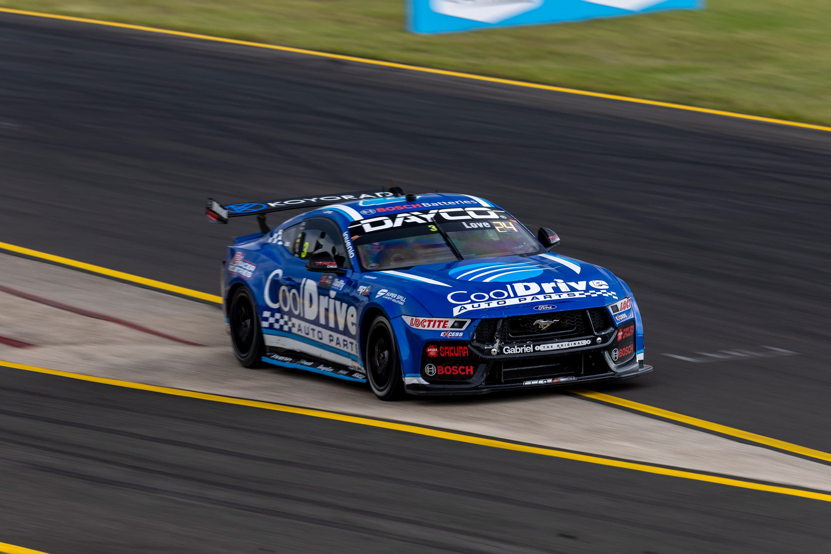 003-Love-EV01-25-MH6 6580