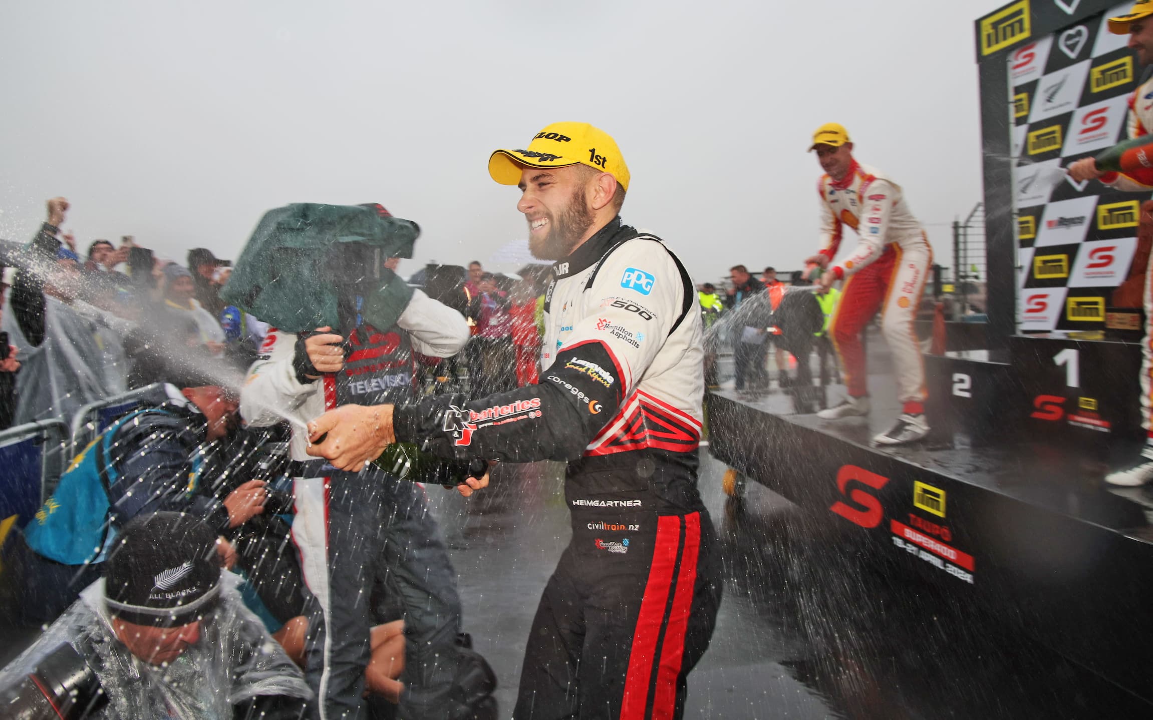 heimgartner podium taupo 2024 win