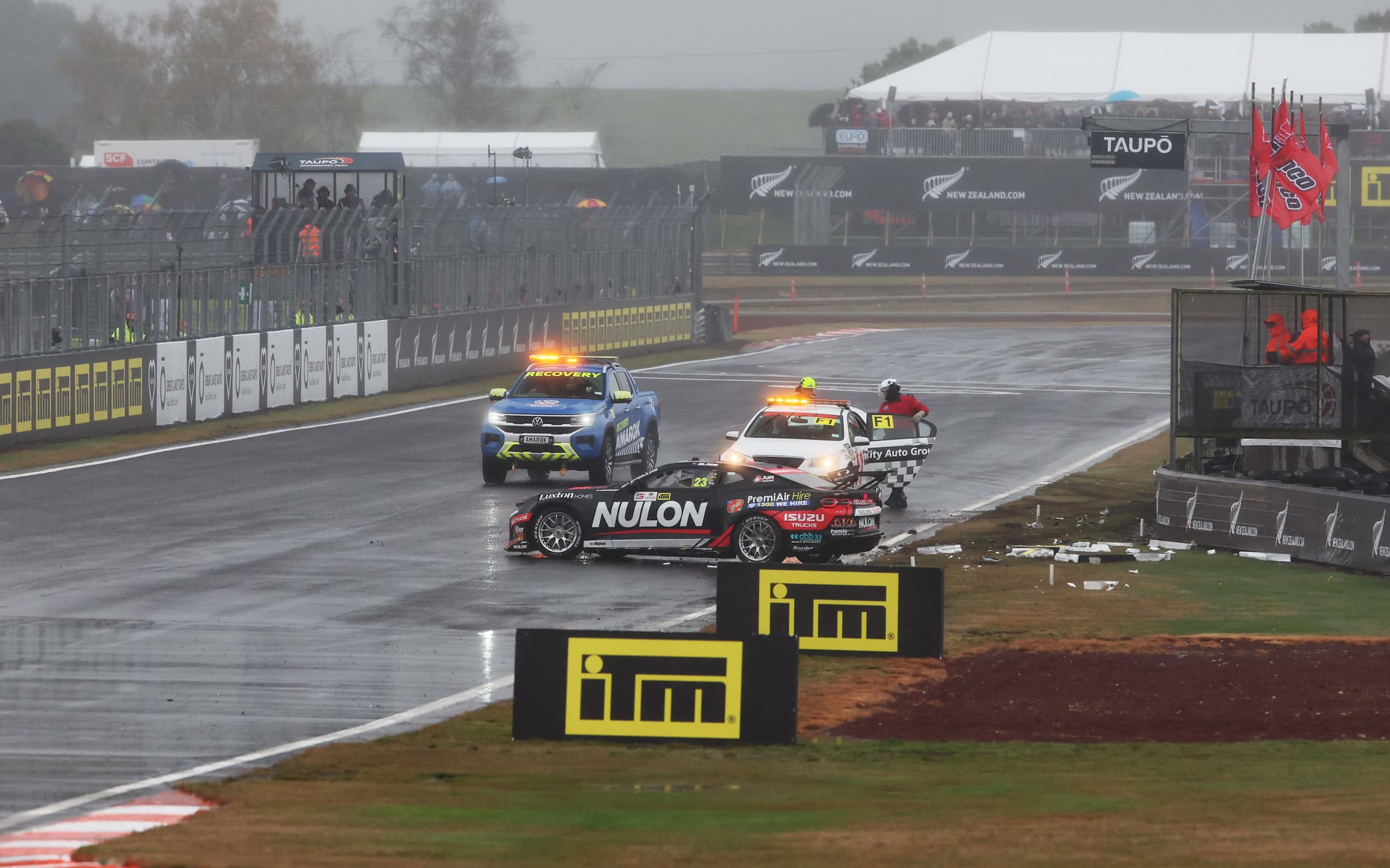 slade car crash taupo 2024