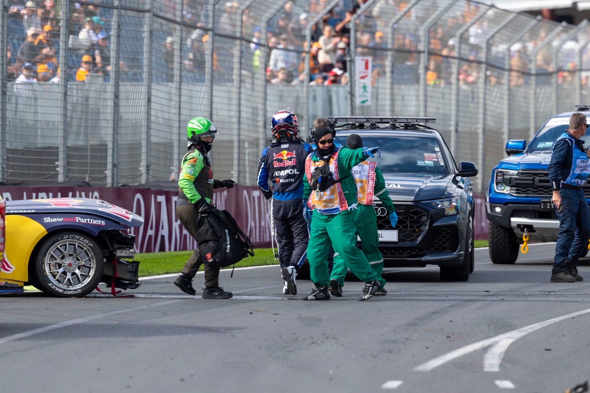 Race-07-Crash-EV02-26-MH7 1754