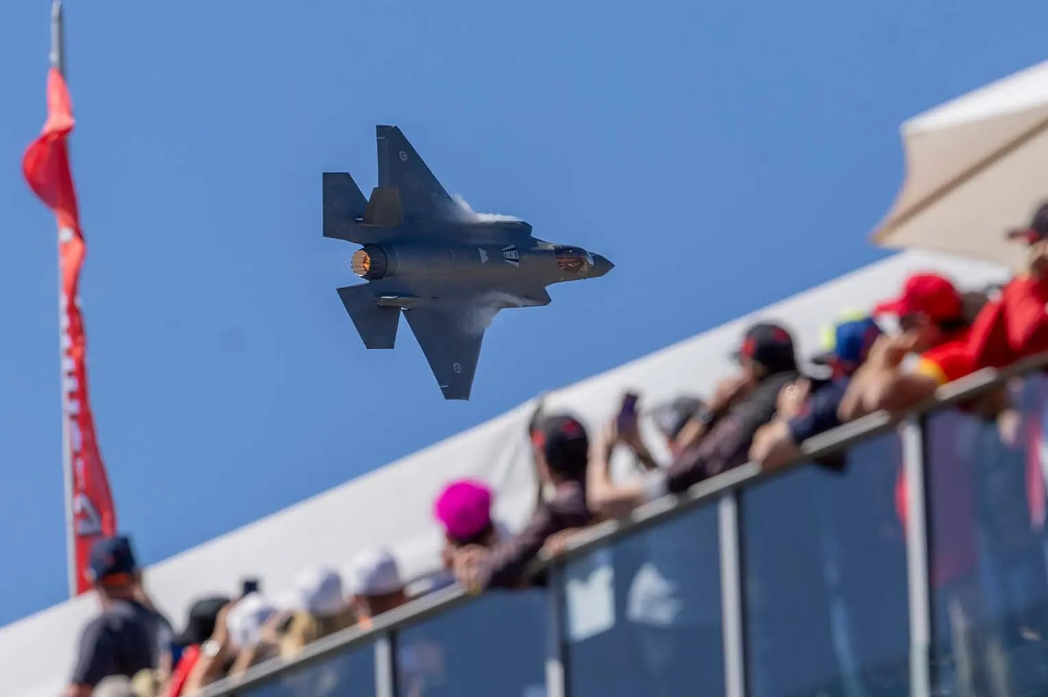SC24-B1000-WOB-F35-FLY-BY