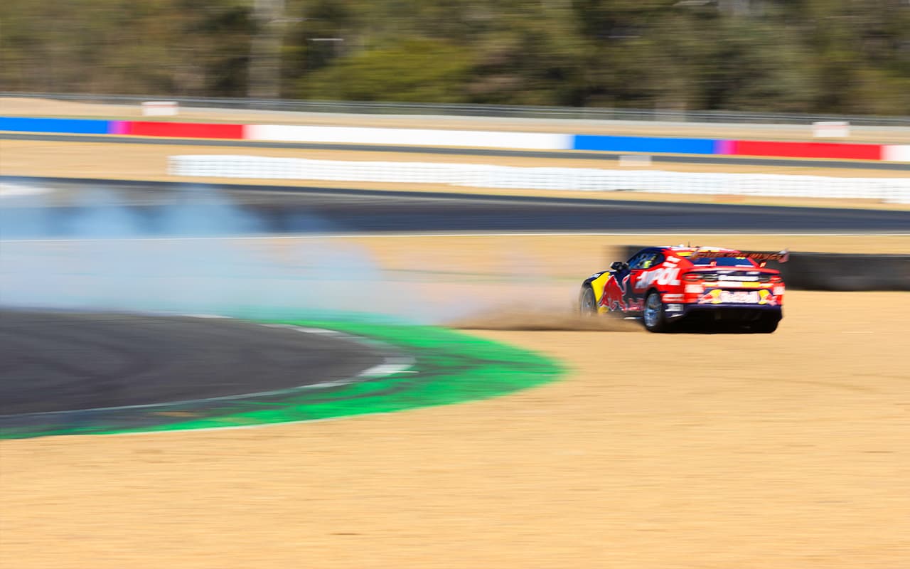 van gisbergen crash matthew paul 5