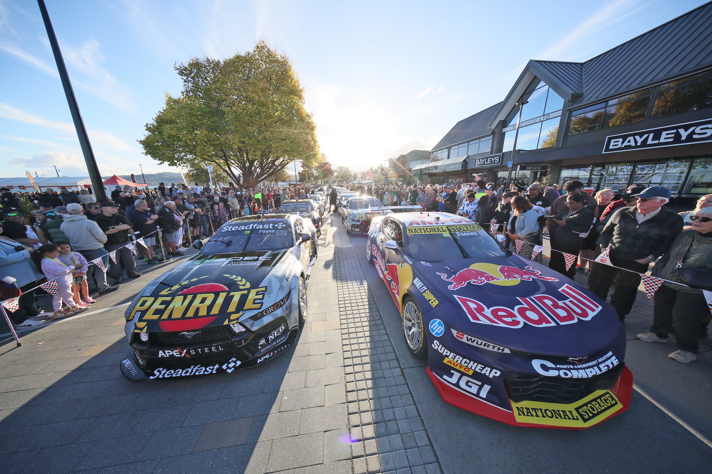 track to town 2024 taupo crowd