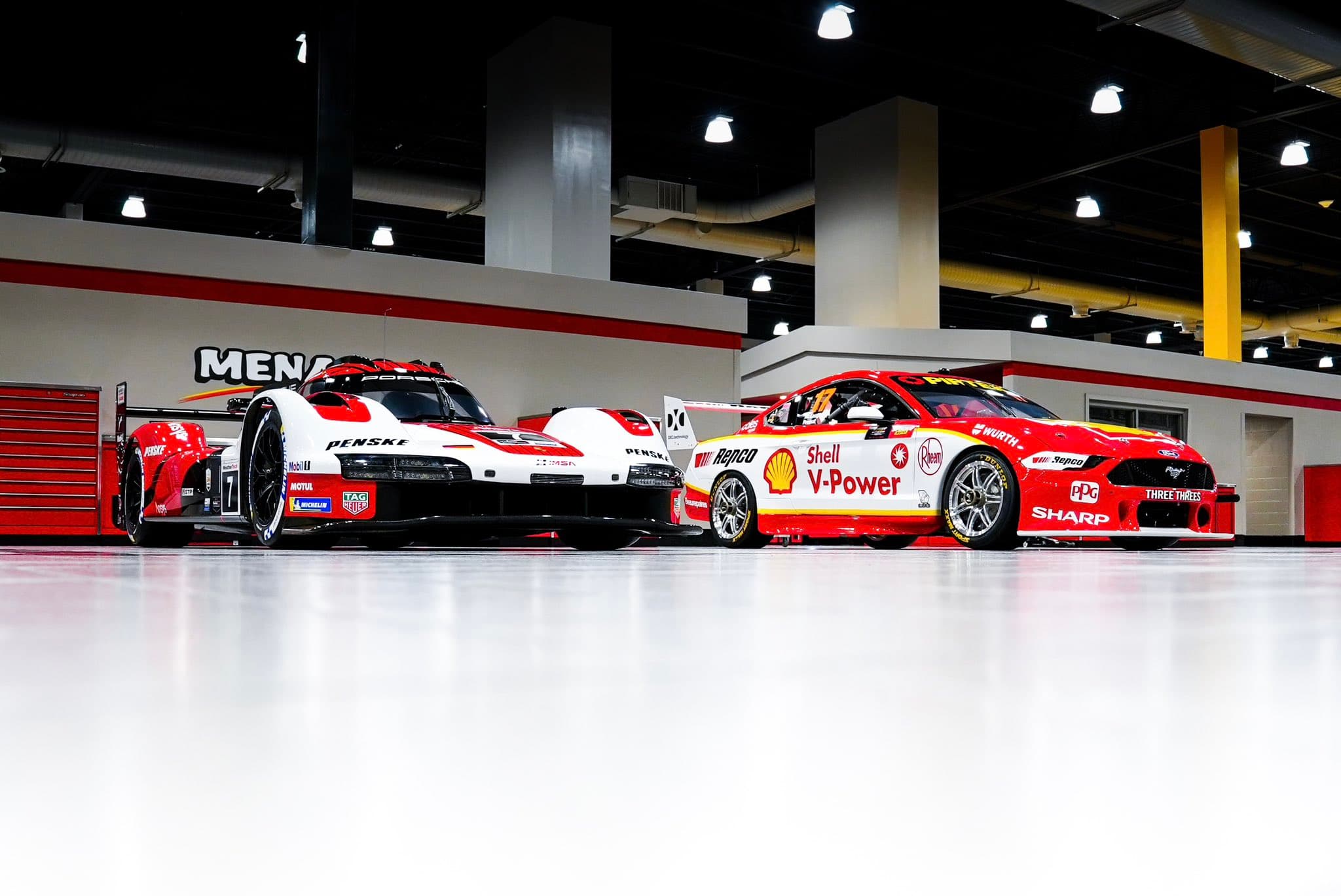 penske museum 2 GuTerhHWYAAJ7Vg