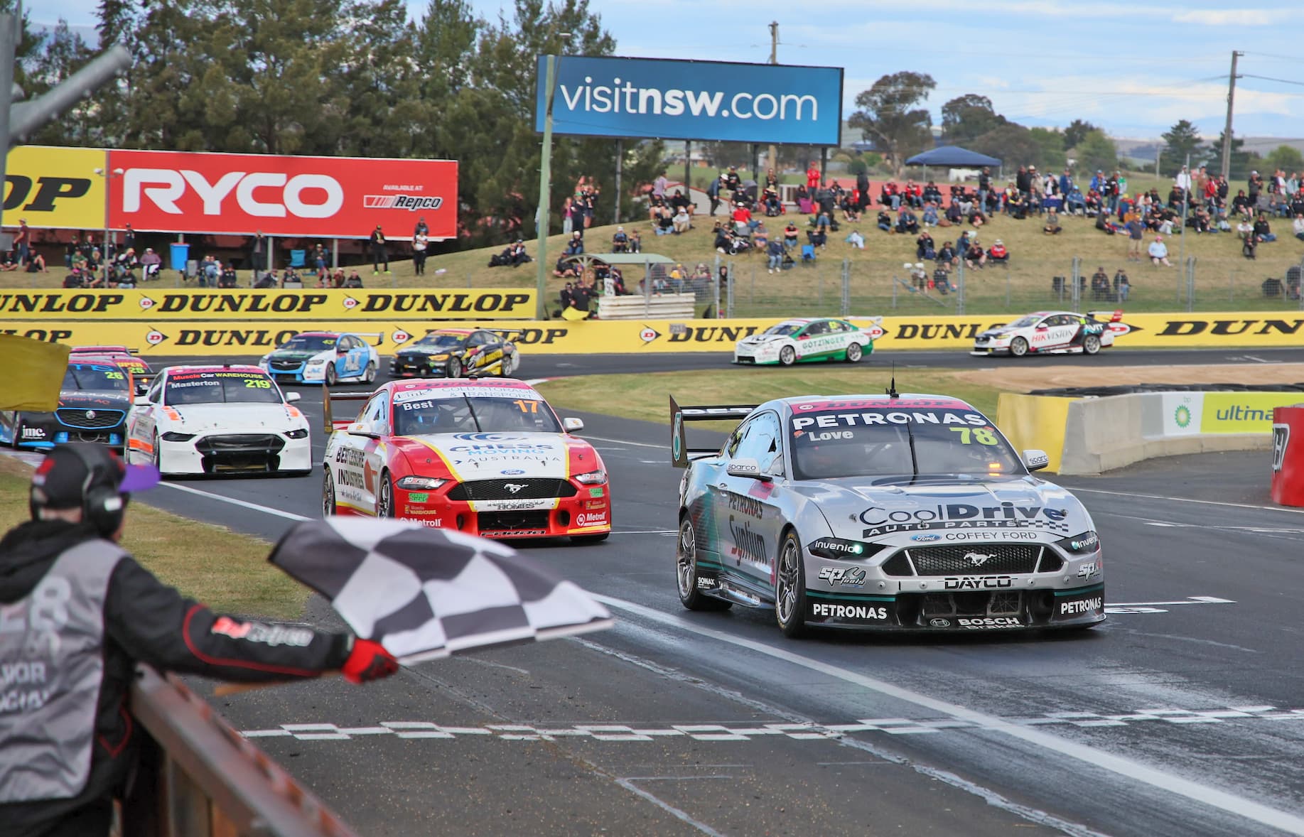 love wins bathurst super2 race 1