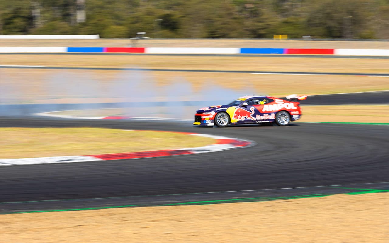 van gisbergen crash matthew paul 3