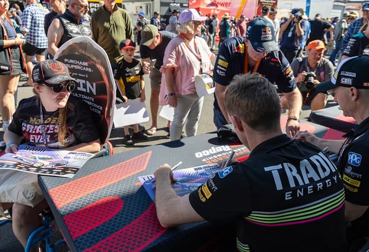 Autograph Sessions