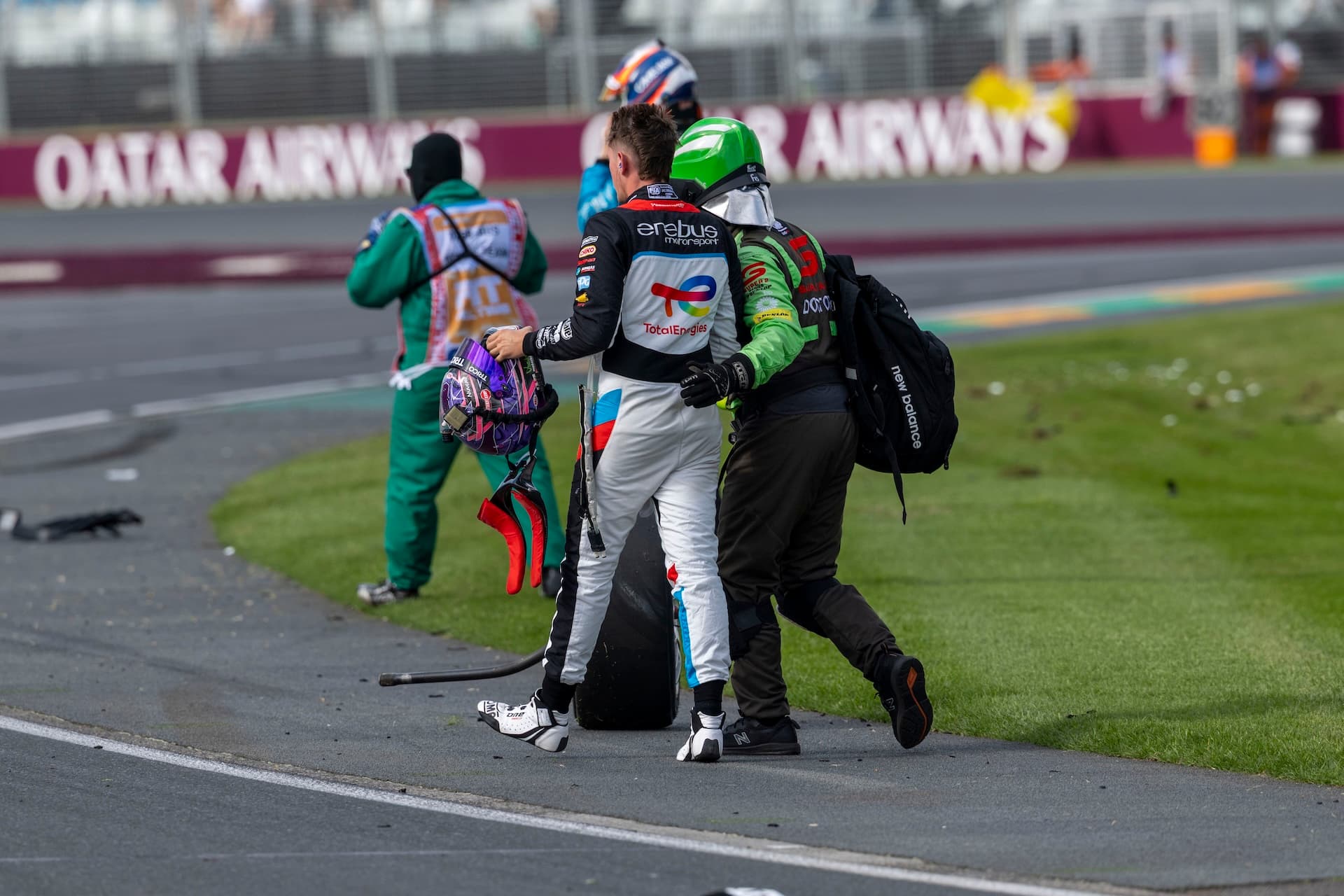 Race-07-Crash-EV02-26-MH7 1824