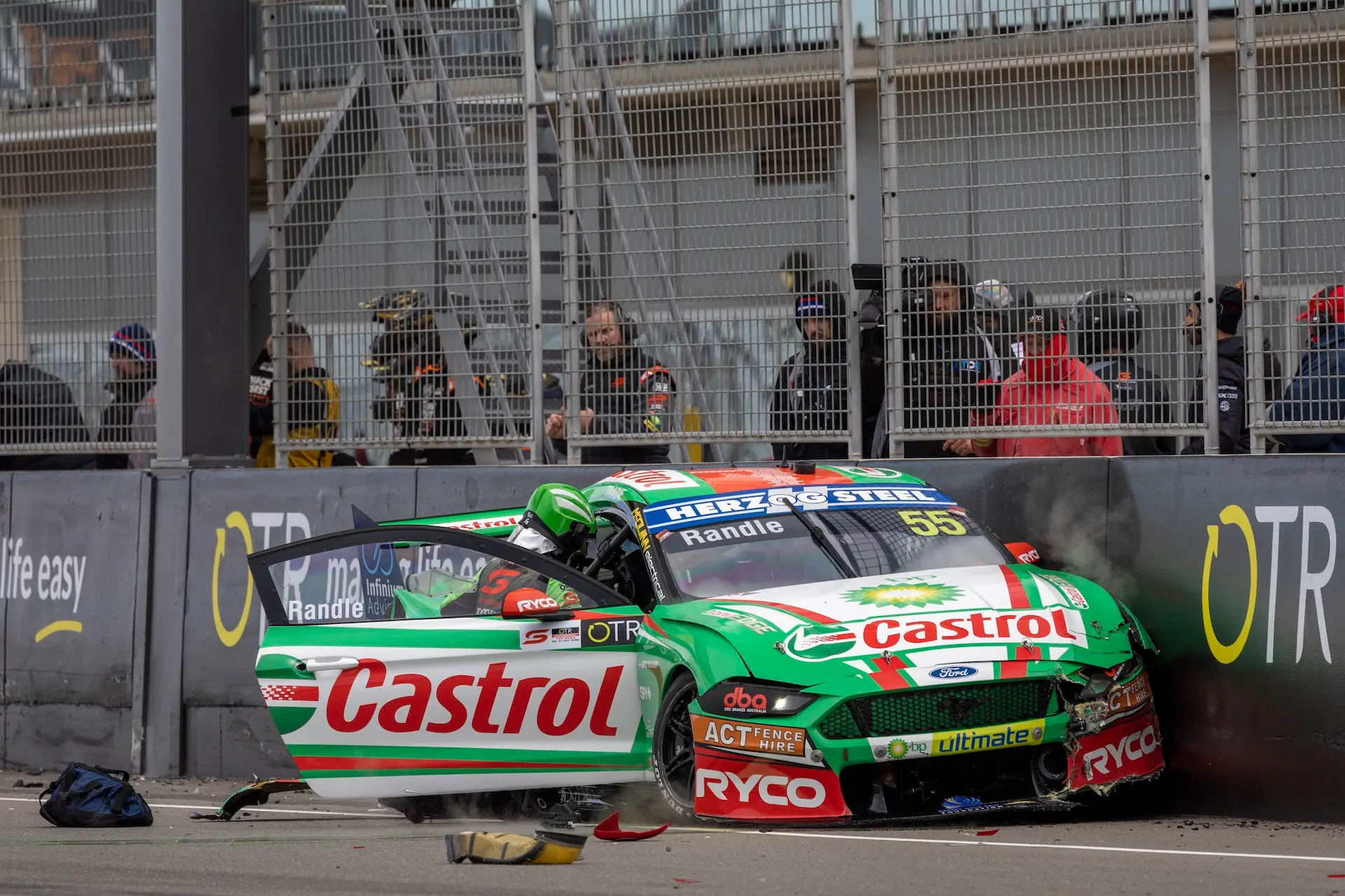 Race 22 Crash-EV08-22- H1 1545