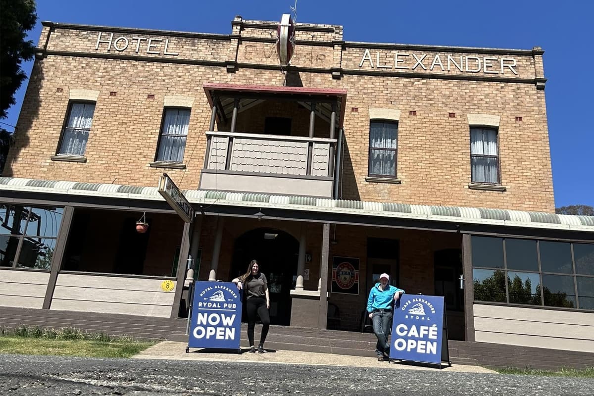 B1000-Trails-Rydal-Pub