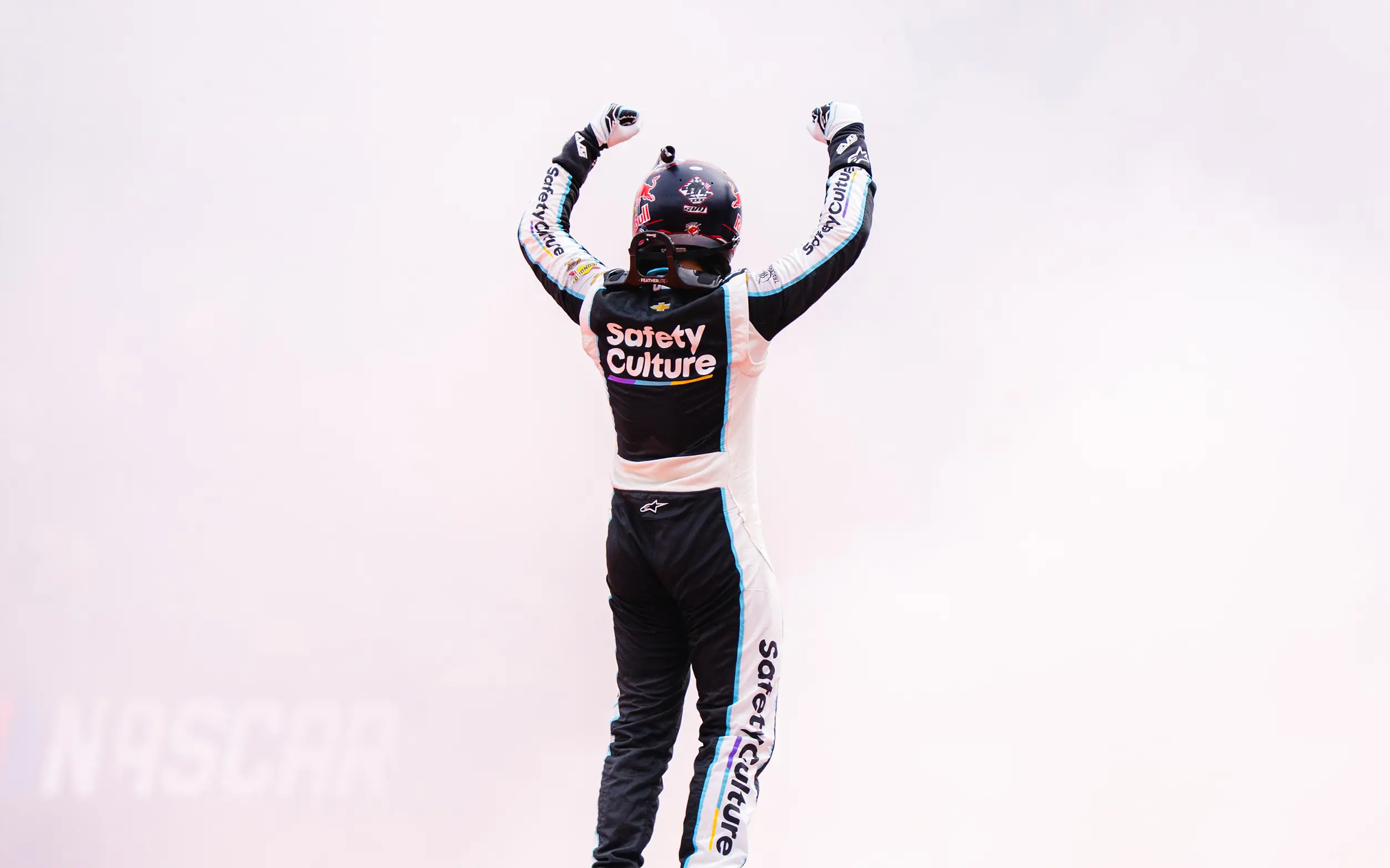 gisbergen mexico GthRlKya0AANjvT