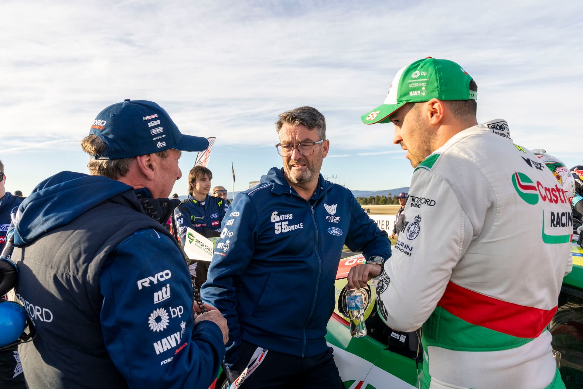 Team Tickford-EV04-25-MH7 3842