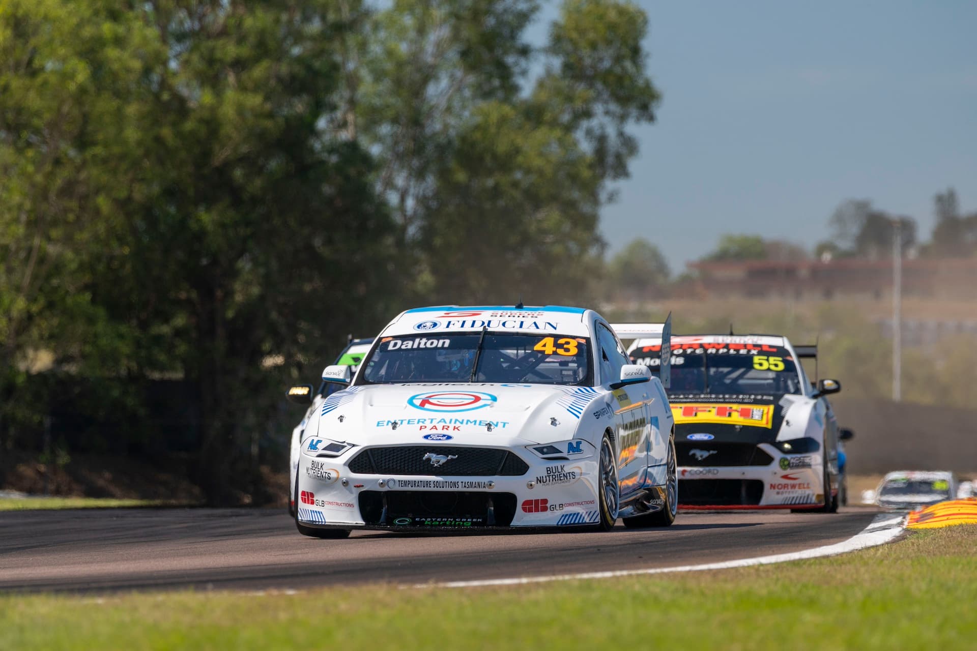 Race 2 Action-EV06-26-MH6 9550 Dalton Morris