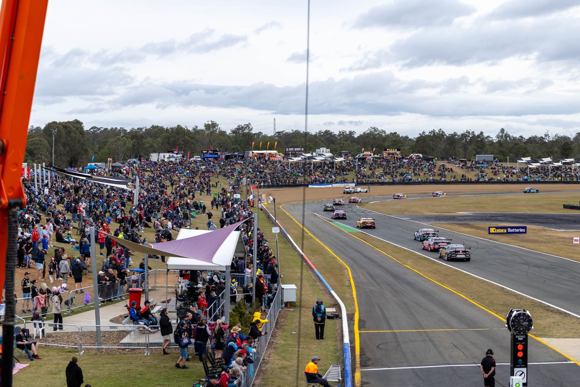 crowd Race-24-EV-08-25-KB2 9718