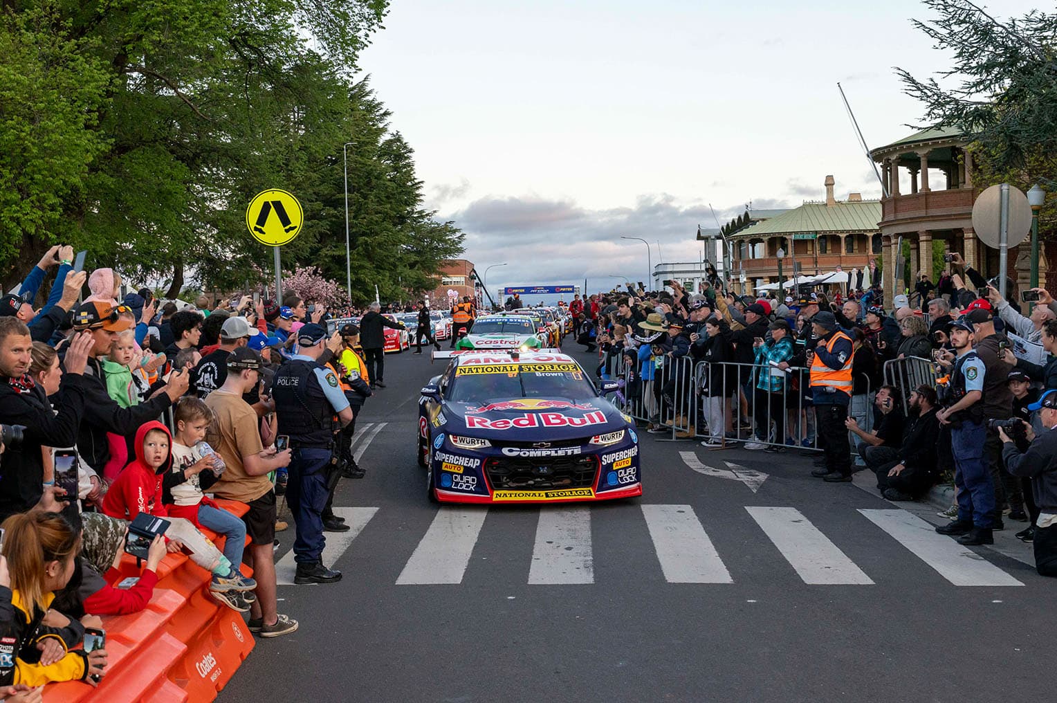 SC25-B1000-WO-BATHURST-STREET-PARTY