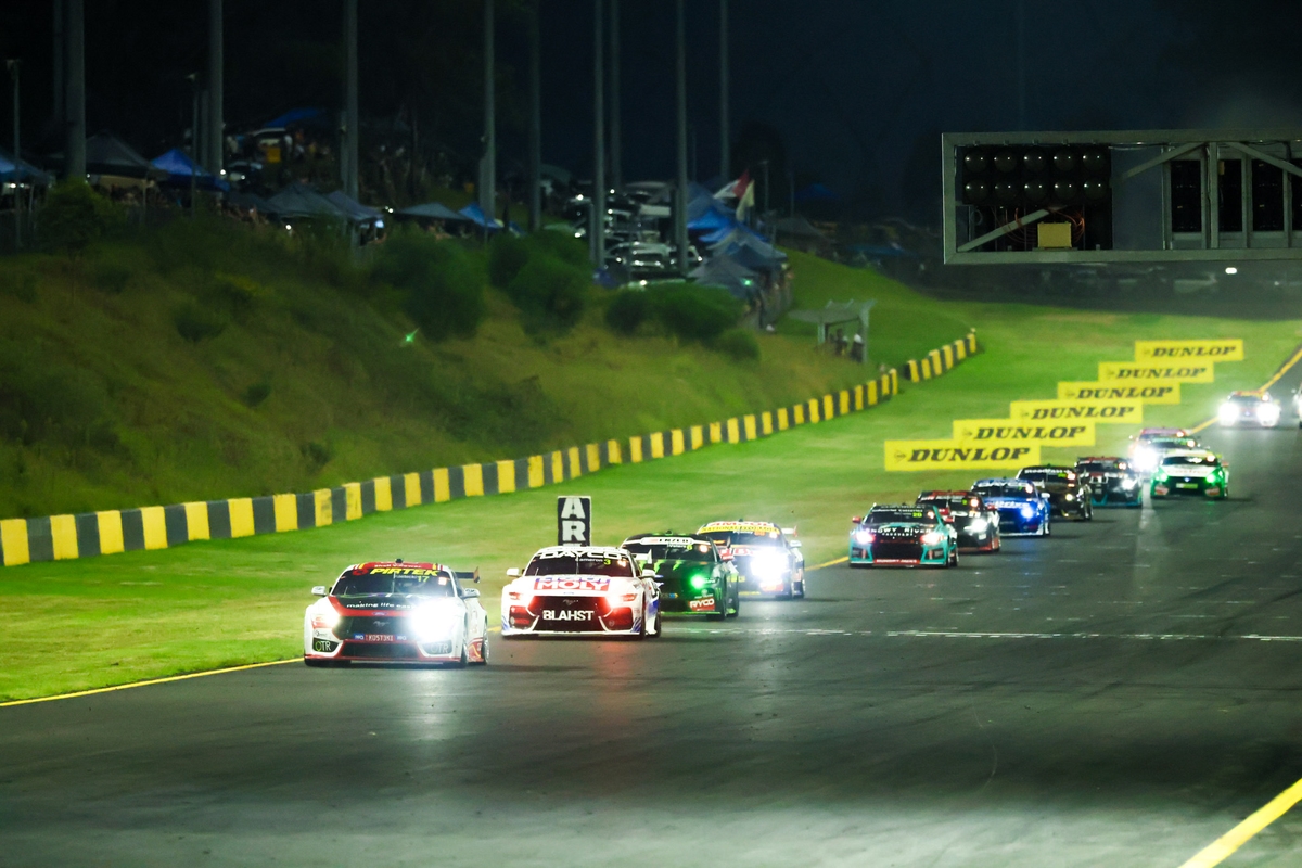 Free DUNLOP Sydney 500 Official Program available now | Supercars